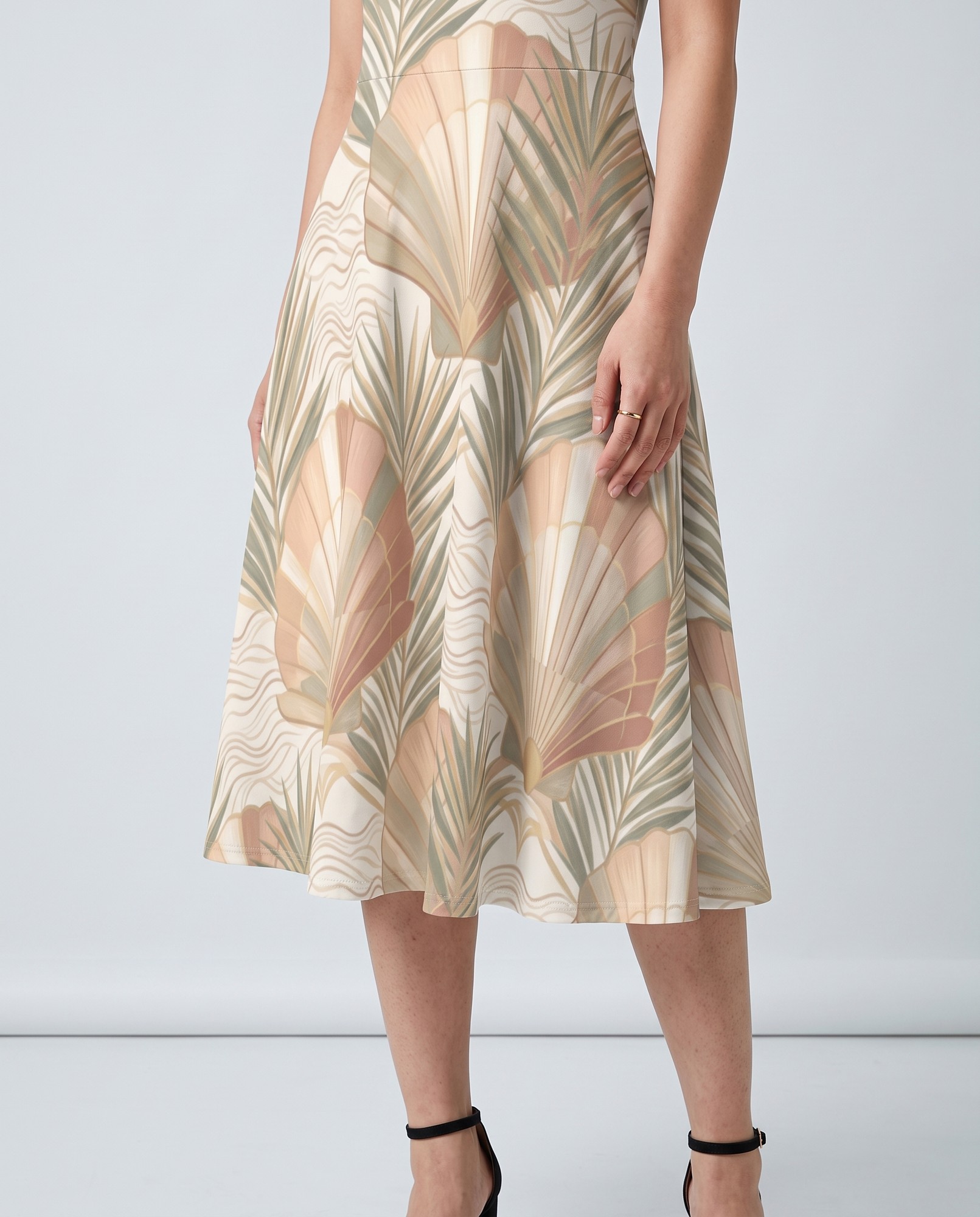 Champagne Rose Gold Scallop Palm — view 3